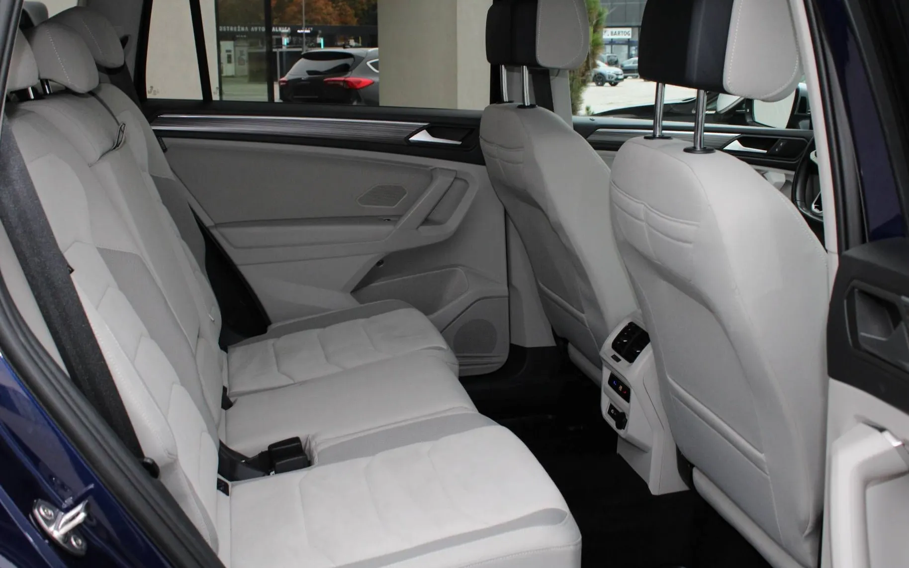 Zunanja slika - Volkswagen Tiguan Allspace - 2.0 TDI 4MOTION DCC VIRTUAL HEAD UP ACC IQ MATRIX - 11