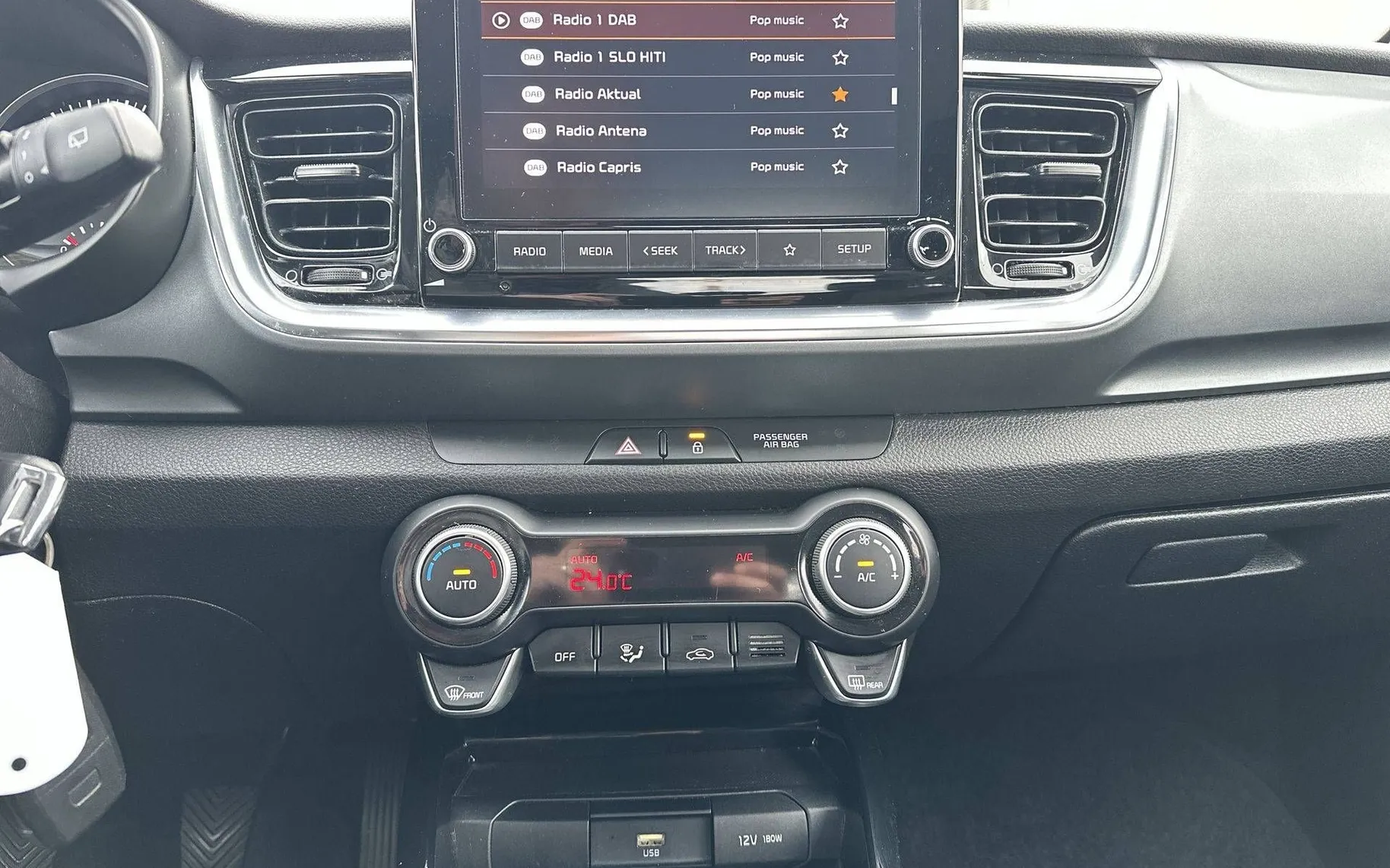 Notranja slika - KIA Stonic - 1.2 DPI LX Urban ISG - 16