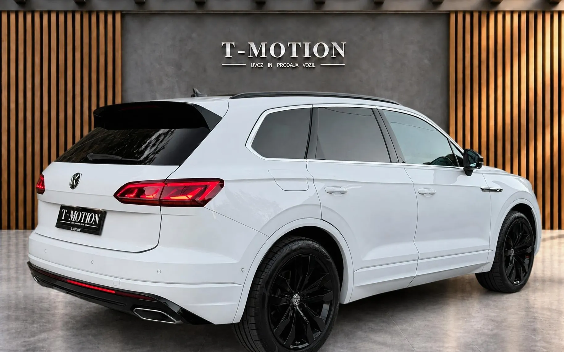 Zunanja slika - Volkswagen Touareg - 4x4 V6 TDI R-Line|53.000km|Zračno|Matrix|Pano|ACC - 4