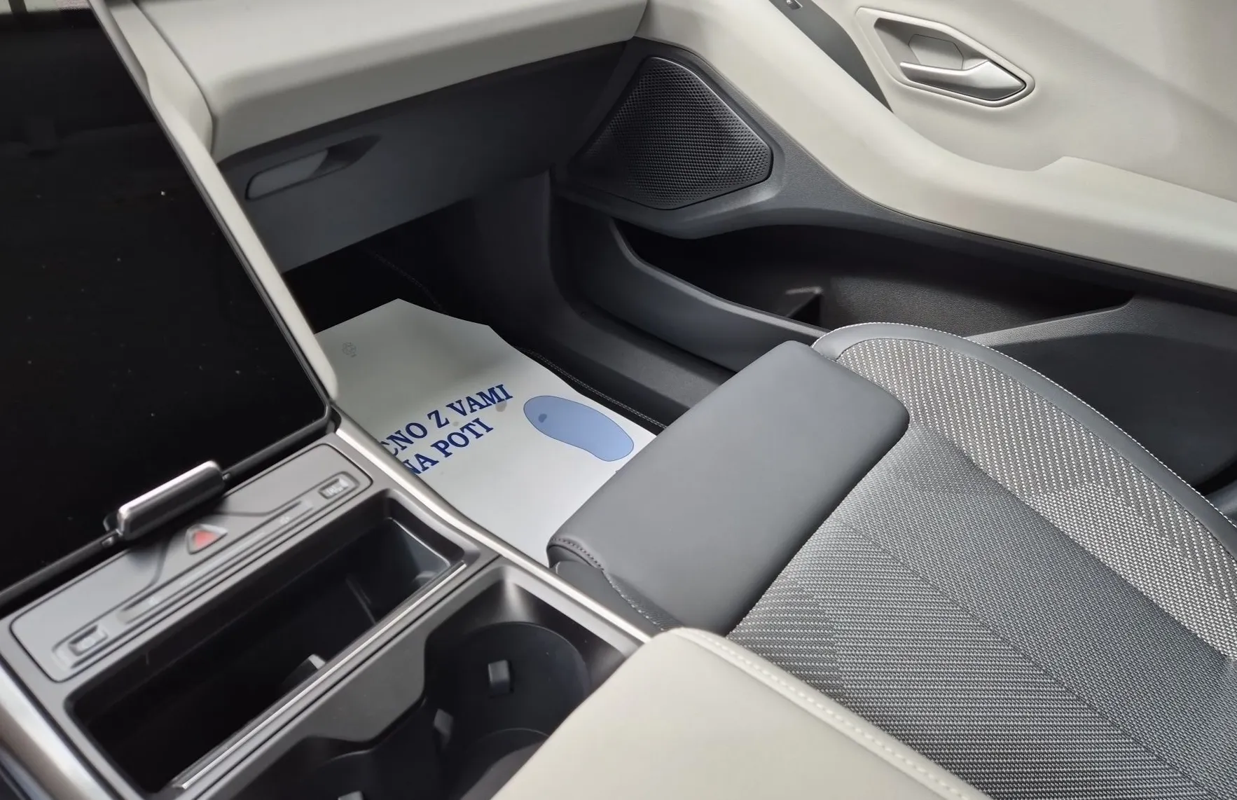 Zunanja slika - Ford Explorer - EV STYLE 170PS 52KWH RWD-NA ZALOGI-DOBAVA TAKOJ - 16
