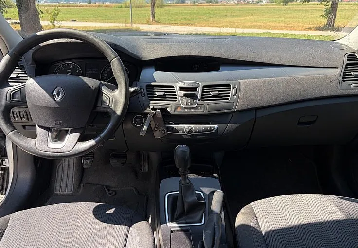 Zunanja slika - Renault Laguna - Dynamique 2.0 dCi - 10