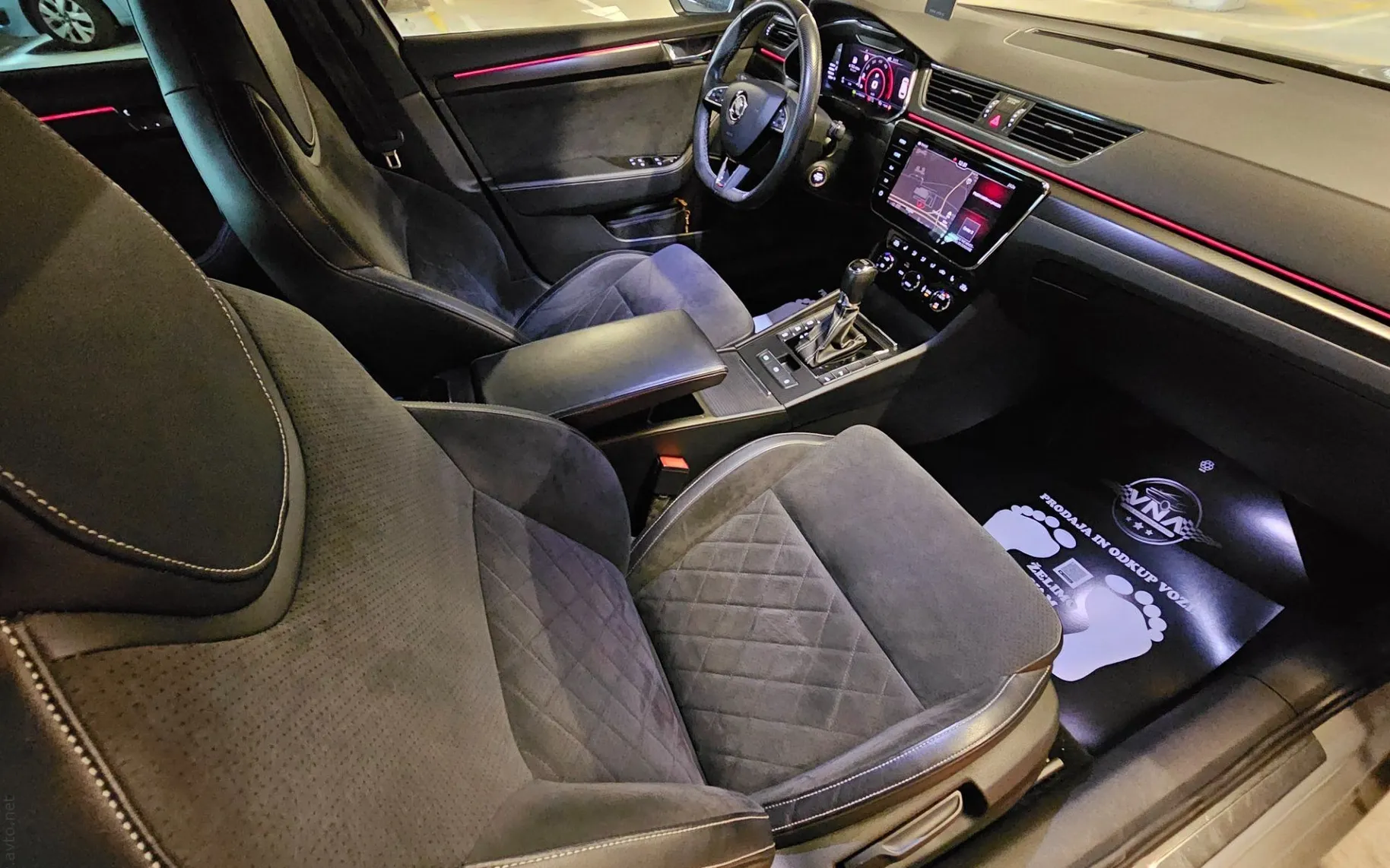 Notranja slika - Škoda Superb - Combi 2.0 TDI Sportline DSG |VIRTUAL|KAMERA|RADAR| - 9