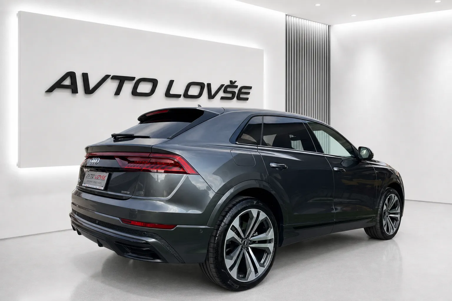 Notranja slika - Audi Q8 - 50 TDI quattro 3x S line-1 LASTNIK-MATRIX-22 col - 7