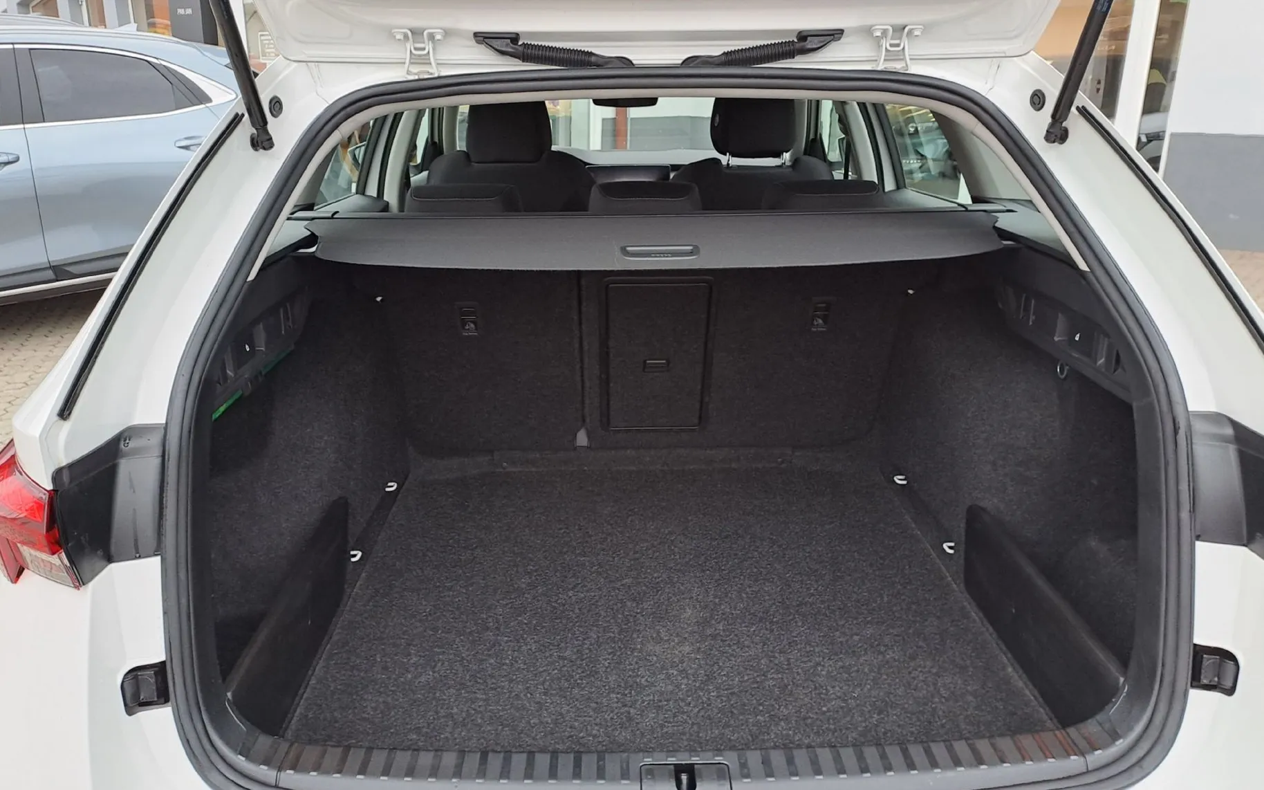 Zunanja slika - Škoda Octavia - 2.0 TDI Ambition DSG 85 kW - 10