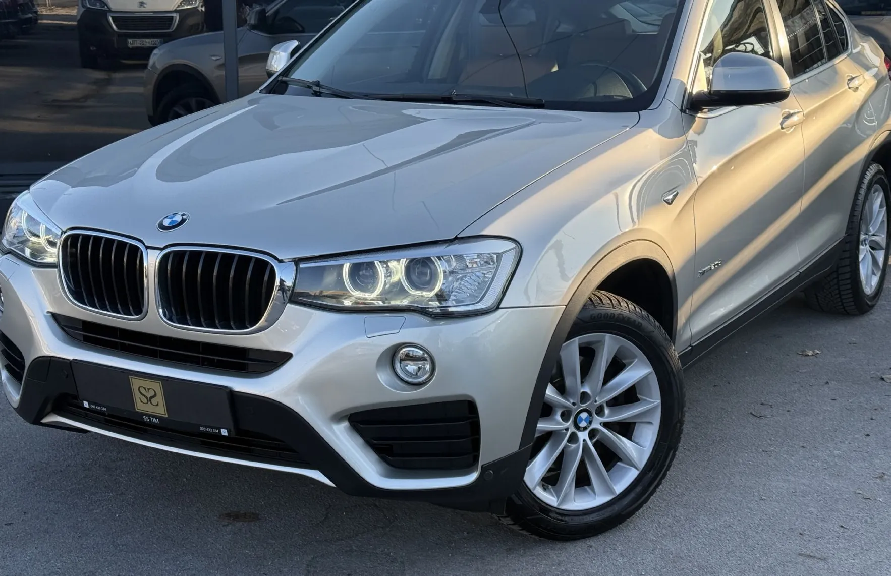 Zunanja slika - BMW X4 - serija :  xDrive20d LED Usnje ALU 18 Kljuka Navi BT - 1