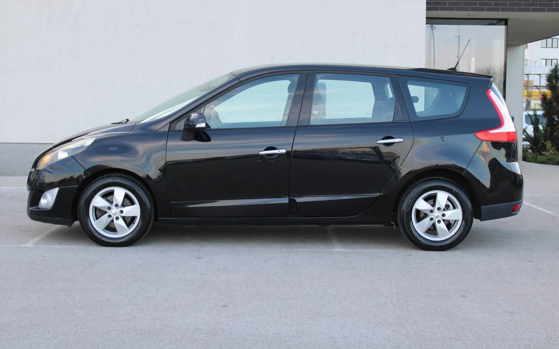 Zunanja slika - Renault Scénic - Grand Scenic Dynamique dCi 130 - 4