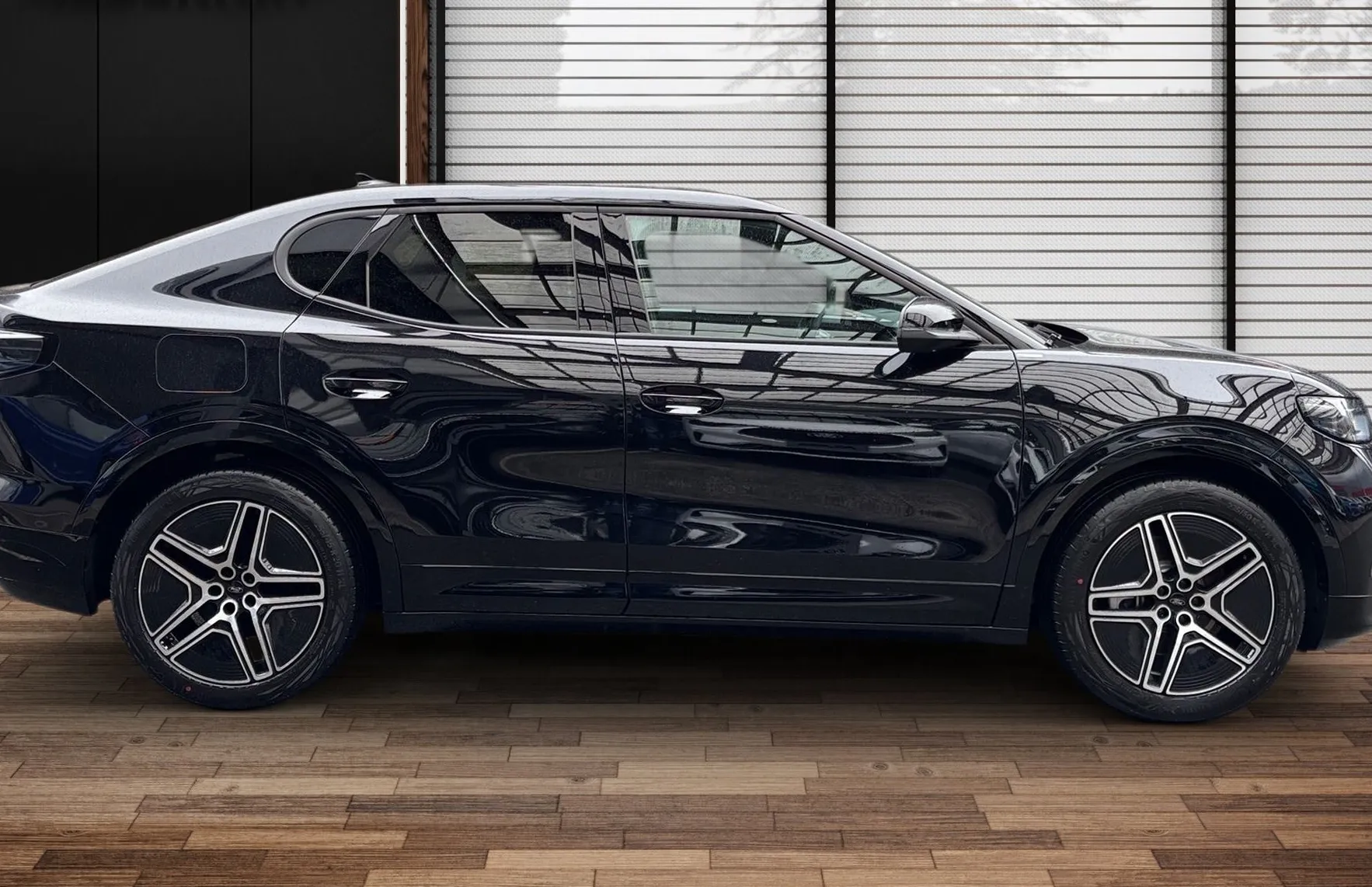 Zunanja slika - Ford Capri - Premium 79 kWh 340 KM AWD - 3