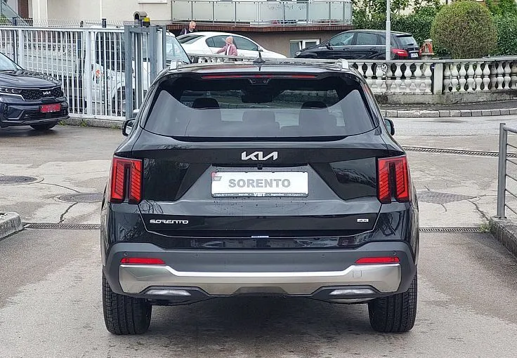 Zunanja slika - KIA Sorento - 2.2 TCi EX Launch Pano.AWD 7s 8DCT 142kW - 5