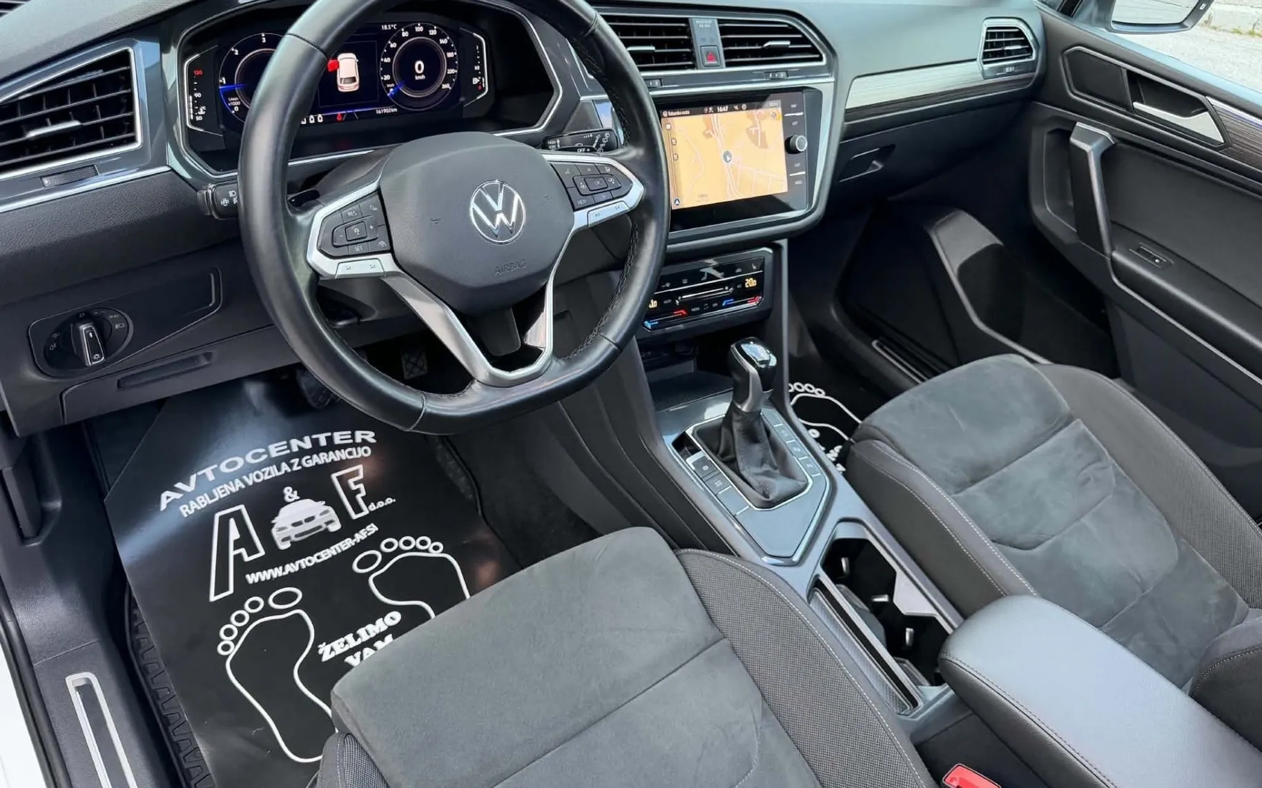 Notranja slika - Volkswagen Tiguan Allspace - 2.0 TDI-4X4-DSG-H LINE-PANORAMA-VIRTUAL-MASAŽA- - 8