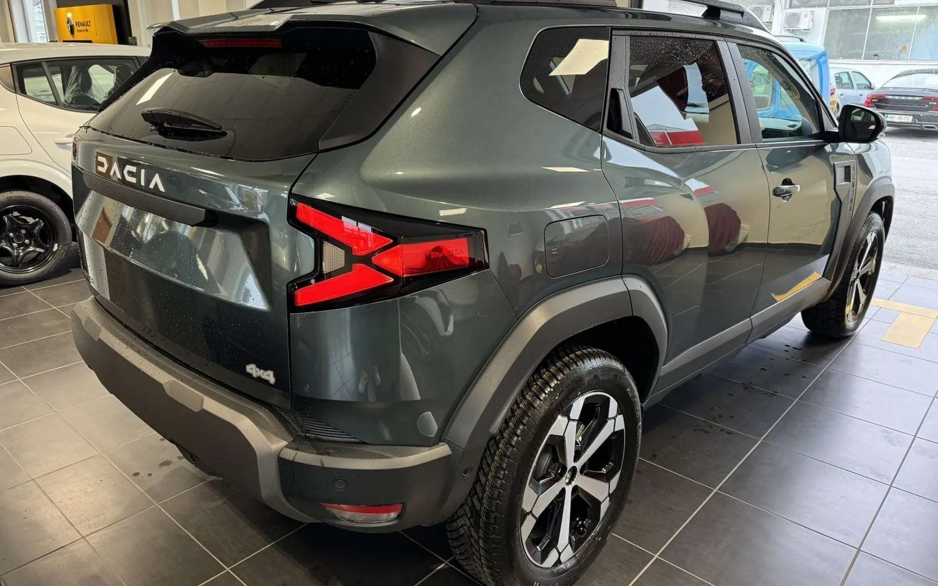 Zunanja slika - Dacia Duster - 1.2 TCe 130 4x4 JOURNEY - 3