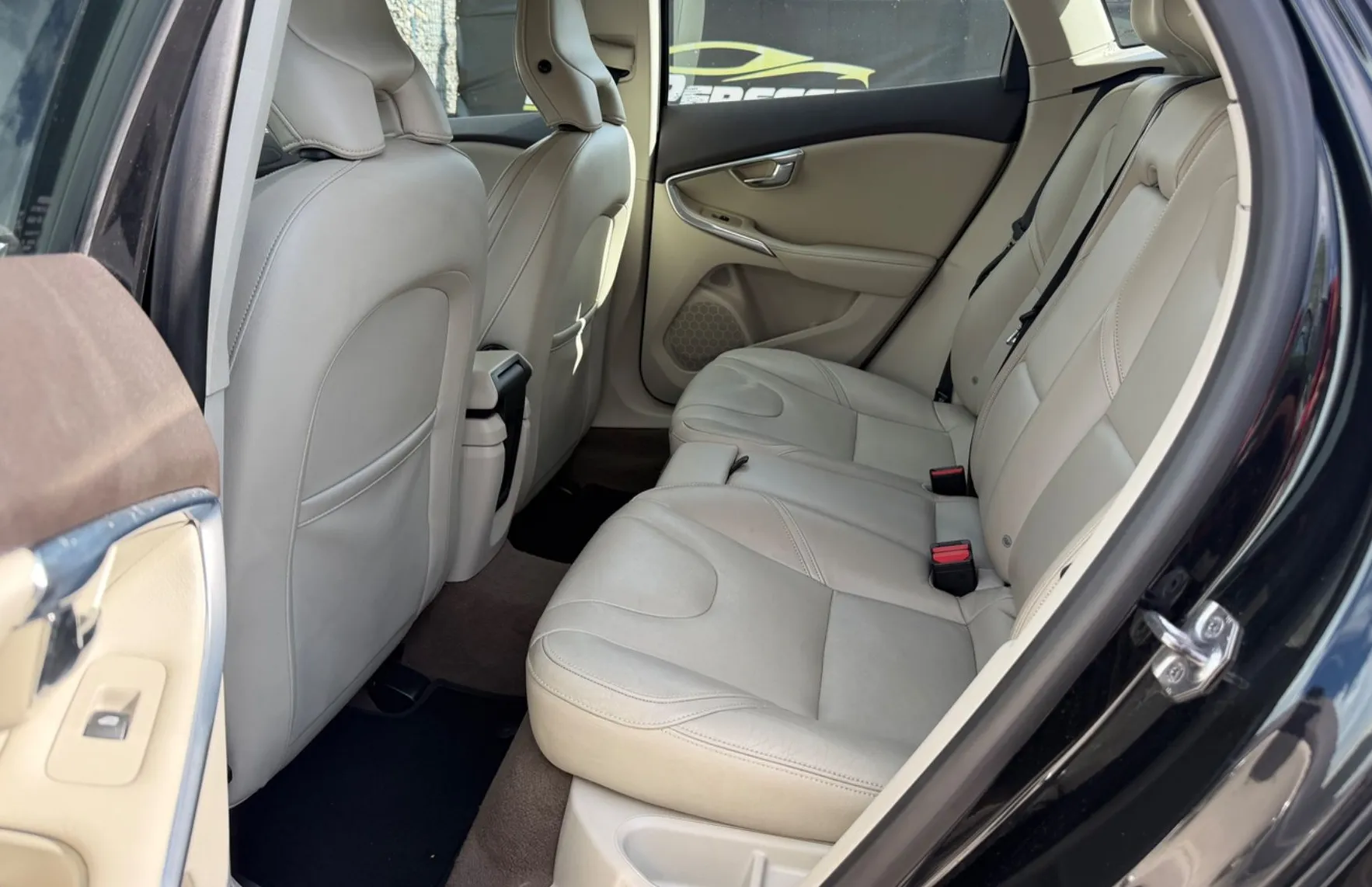 Zunanja slika - Volvo V40 - D2 Momentum AVT. |NAVI|PDC|USNJE| - 15