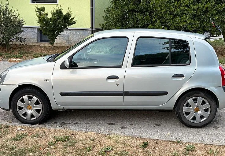Zunanja slika - Renault Clio - 1.2 16V Extreme - 8