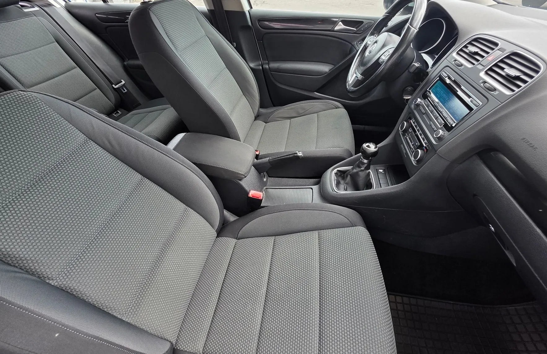 Zunanja slika - Volkswagen Golf - COMFORTLINE 1.6 TDI KLIMA-PDC-2.LASTNIK-SLOVENSKI - 13