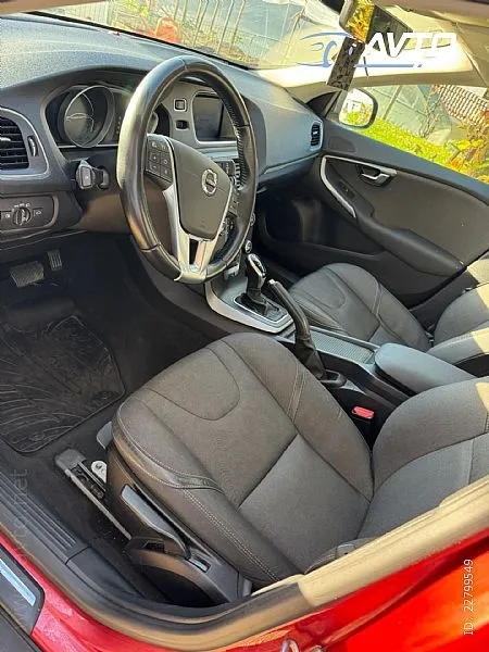 Notranja slika - Volvo V40 - Cross Country 5vr. 110 kW leto prve registracije 2018 - 7