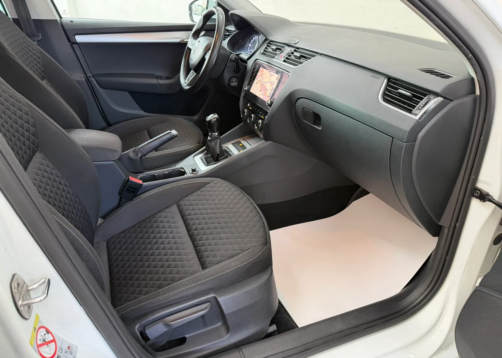 Zunanja slika - Škoda Octavia - Combi 2,0 TDI L&K - 5