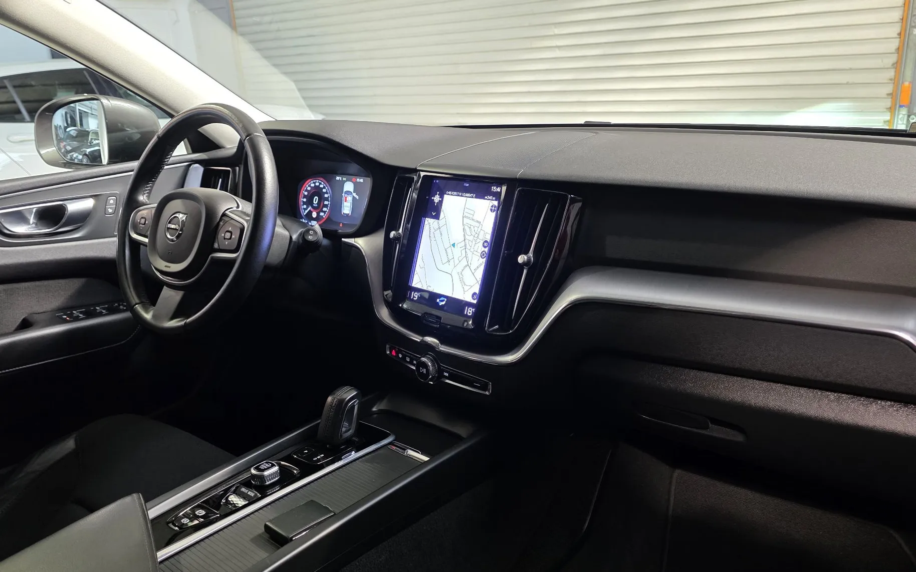 Zunanja slika - Volvo XC60 - B4D AWD Avt. VIRTUAL NAVI LED ACC KAM LANE - 11