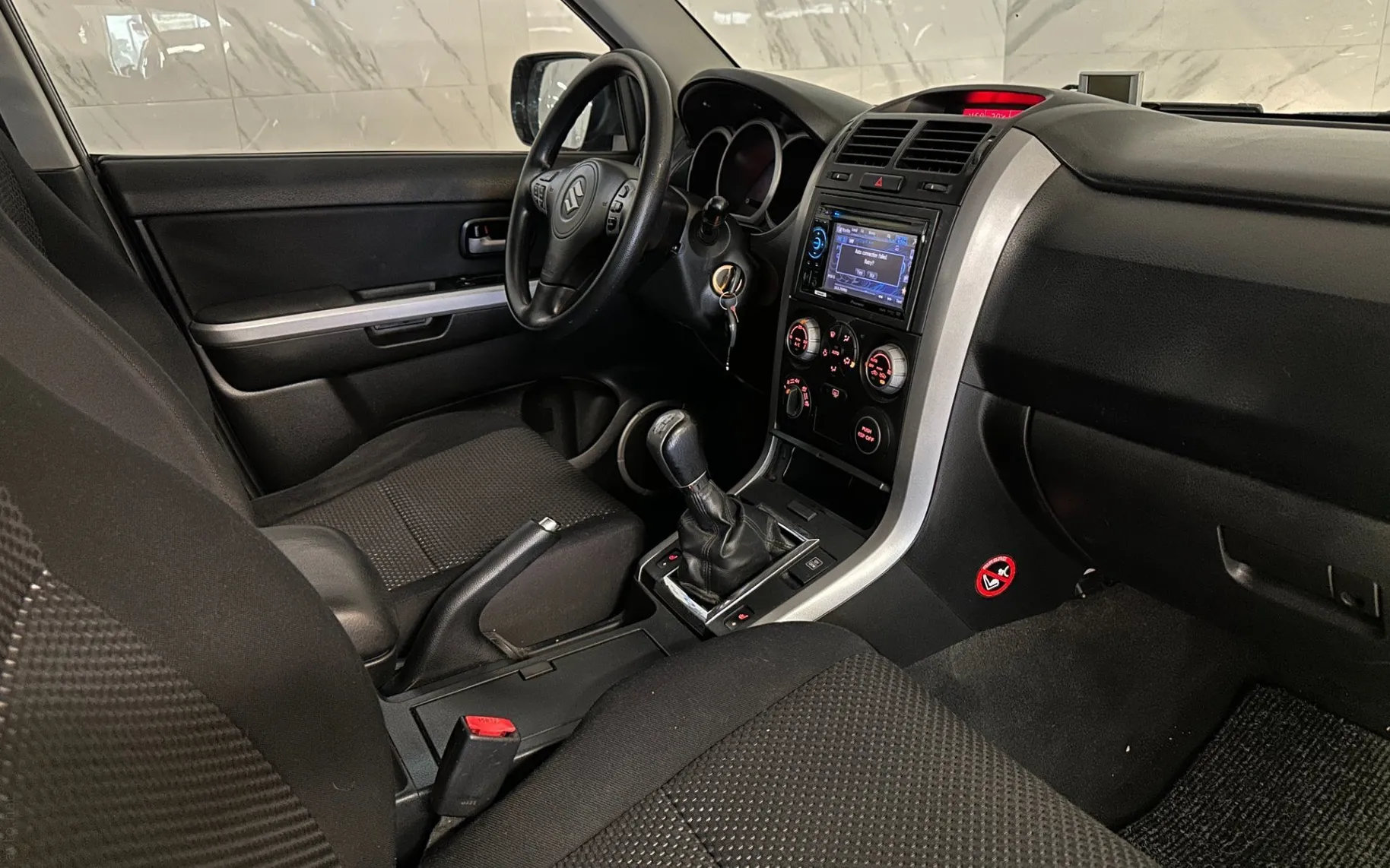 Notranja slika - Suzuki Grand Vitara - 1.9 TD - Slovensko poreklo - - 12