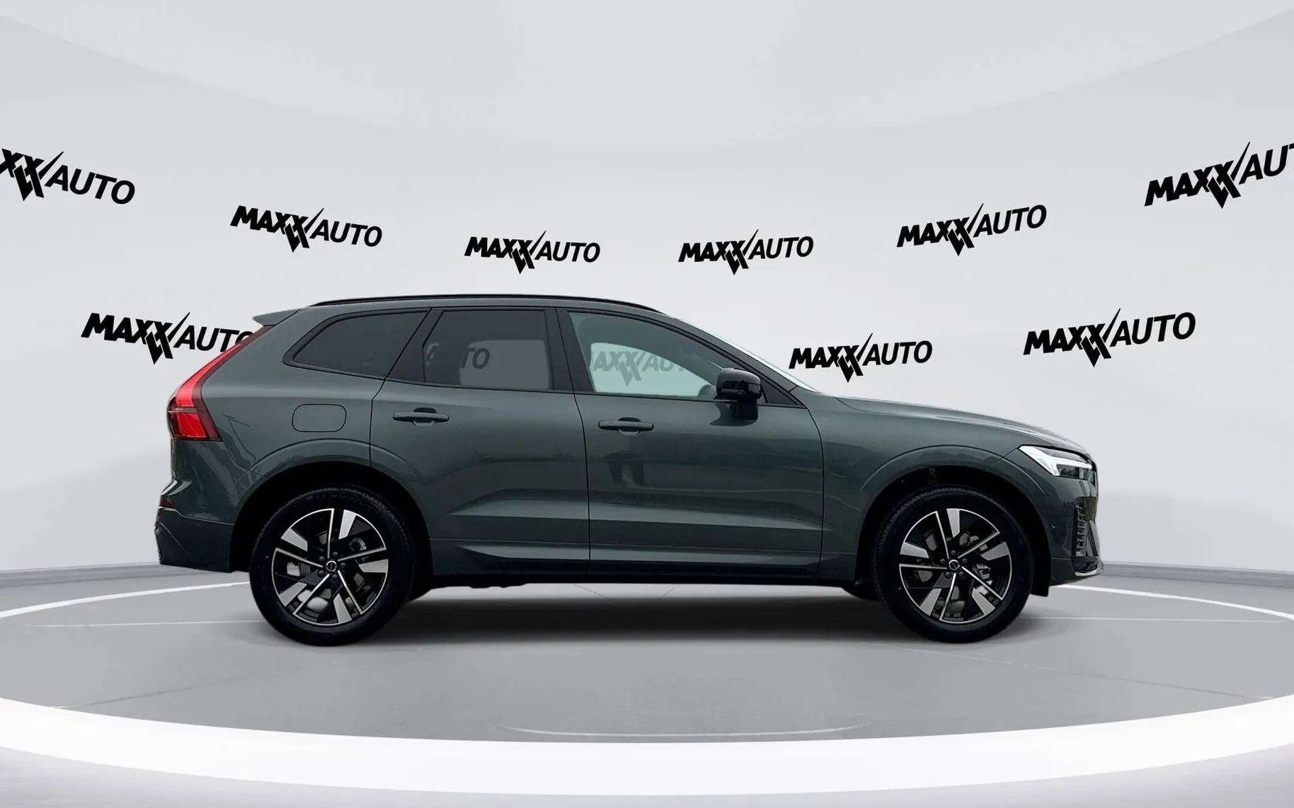 Zunanja slika - Volvo XC60 - B5 P AWD Plus Dark Avt. - 4
