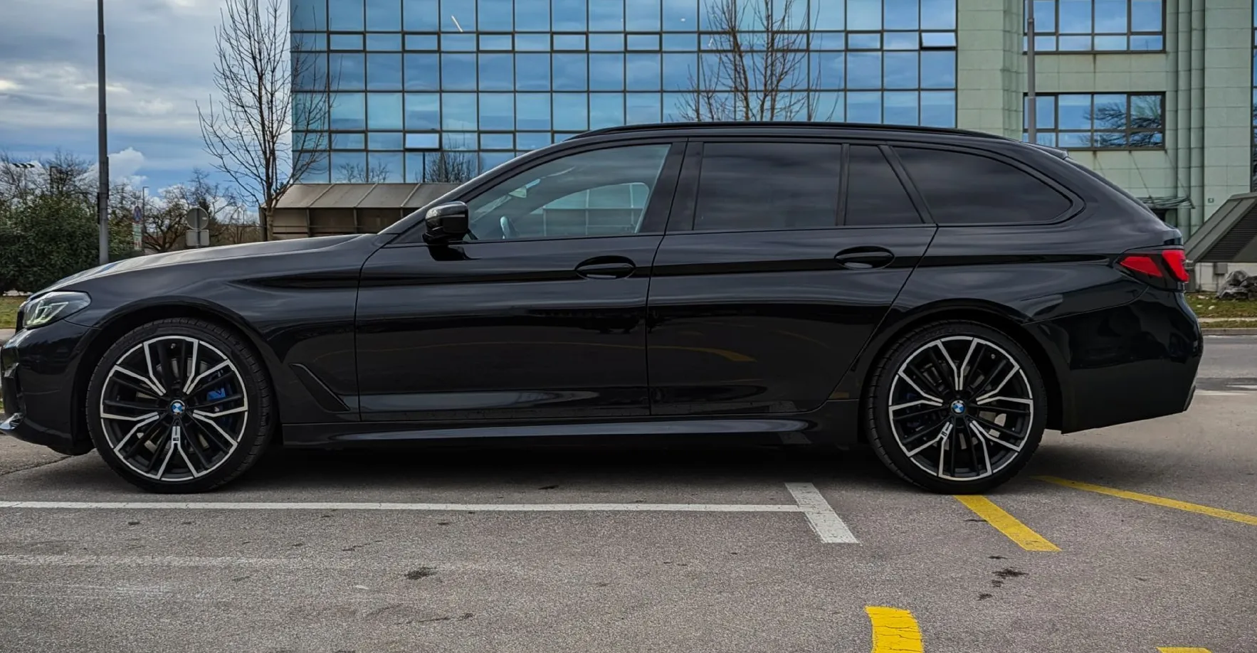 Zunanja slika - BMW Serija 5 - Touring: 530d xDrive M SPORT PAKET Head-Up Navi Kljuka - 8