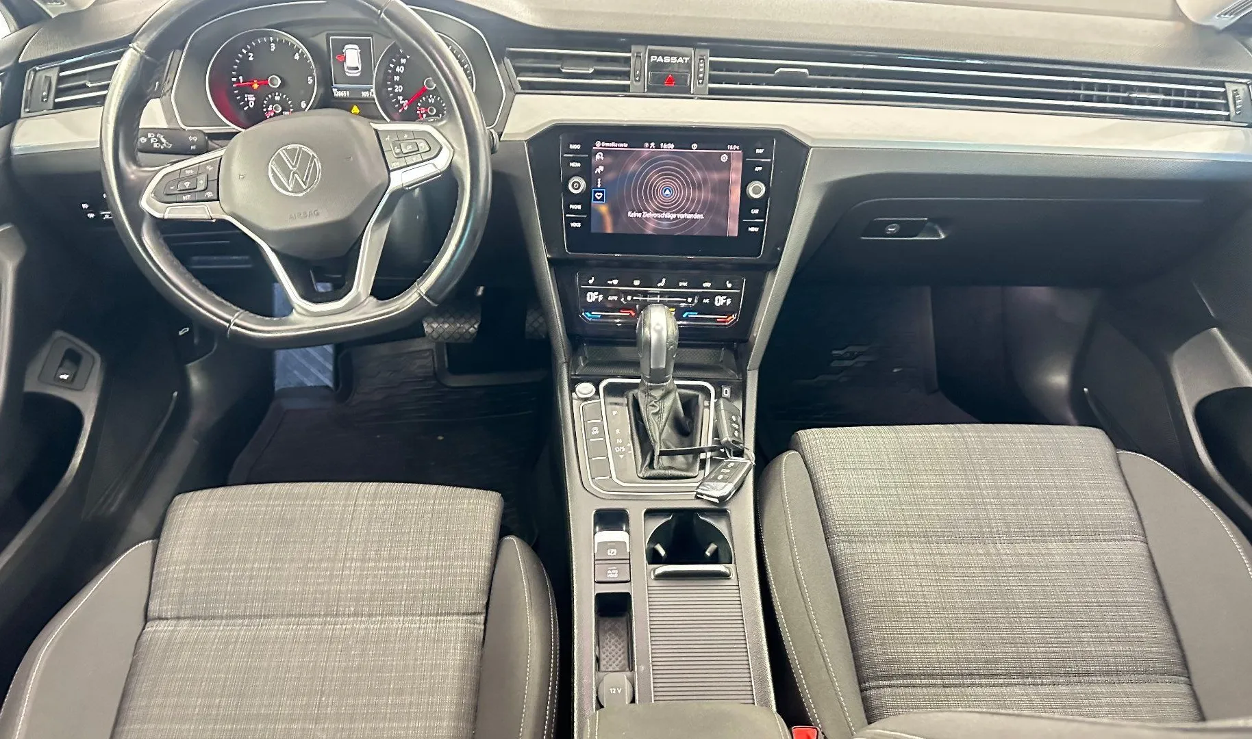 Zunanja slika - Volkswagen Passat - 2.0 TDI Business DSG.NEMŠKI+4ALU.KAMERA.ACC.NAVI - 2