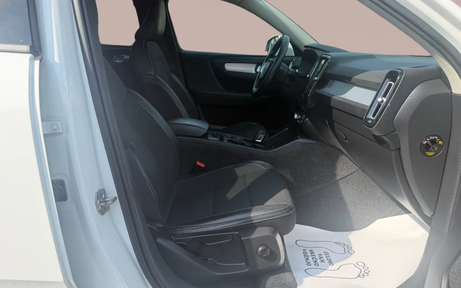 Zunanja slika - Volvo XC40 - D3 AWD Avt. - 10