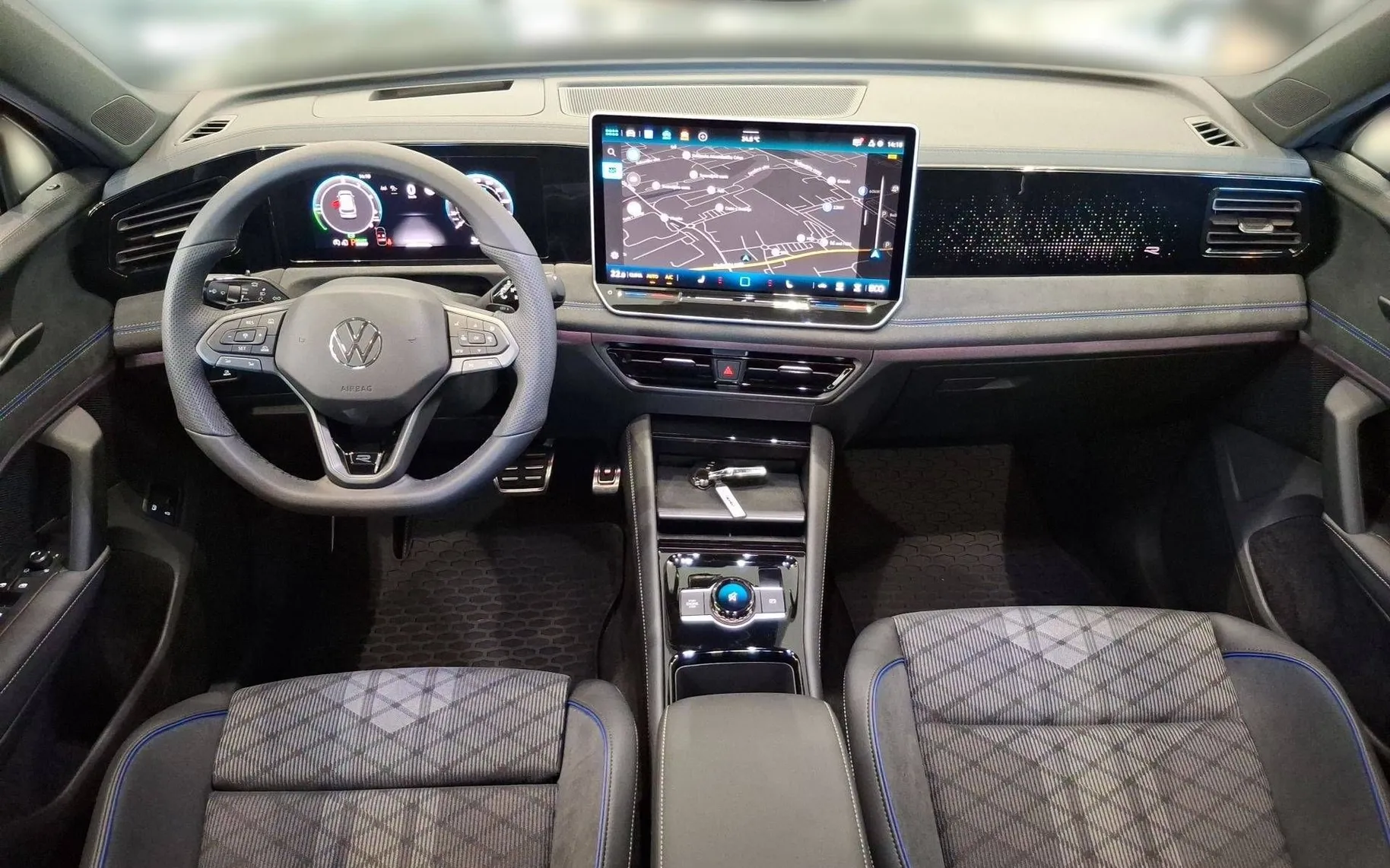 Notranja slika - Volkswagen Tiguan - 1.5 TSI eHybrid 4Joy DSG - 10