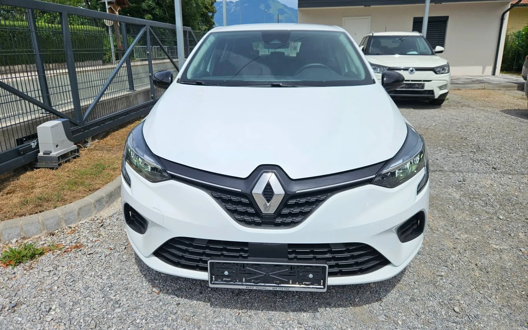 Notranja slika - Renault Clio - Blue dCi 100   1.LASTNIK SLO LED  LANE DAB... - 7