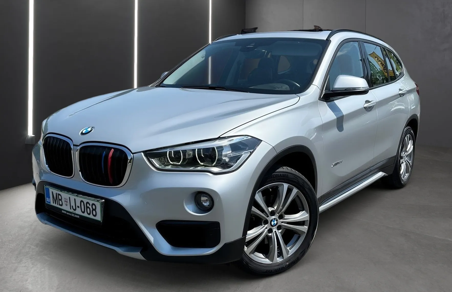 Zunanja slika - BMW X1 - serija : xDrive18d SPORT LINE FUL LED NAVI ACC HUD PDC PANO - 1