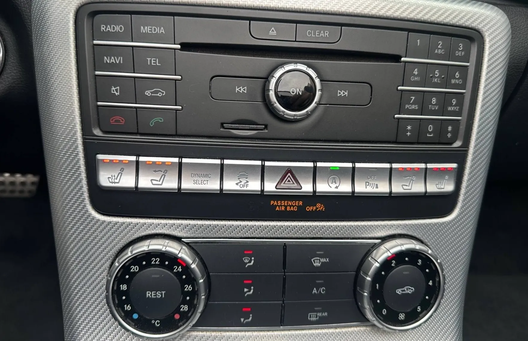 Zunanja slika - Mercedes-Benz SLC-Razred - 200 AUT. AMG-LINE LED NAVI TEMP PDC HARD-TOP HI-.. - 18