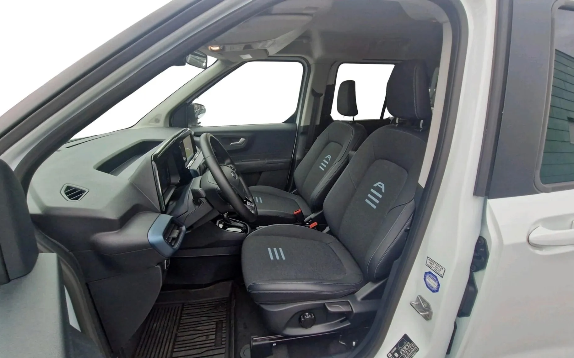 Zunanja slika - Ford Tourneo Courier - 1.0 EcoBoost Active Avt.-RADAR-NAVI-BLISS-PREČNI - 5