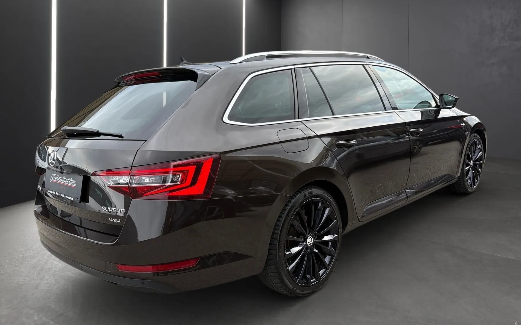 Zunanja slika - Škoda Superb - 2.0 TDI L K Combi DSG 4X4 ... - 3