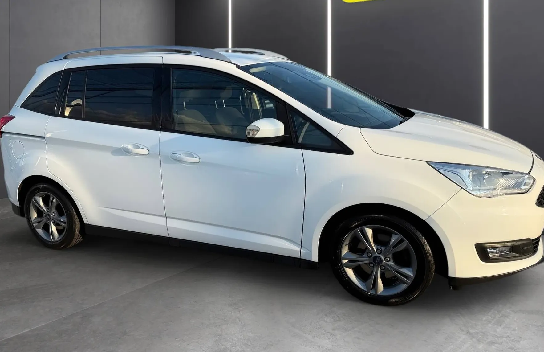 Zunanja slika - Ford Grand C-Max - 1.5 TDCi 1.LASNTIK SLO AVTO NAVI PDC - 7