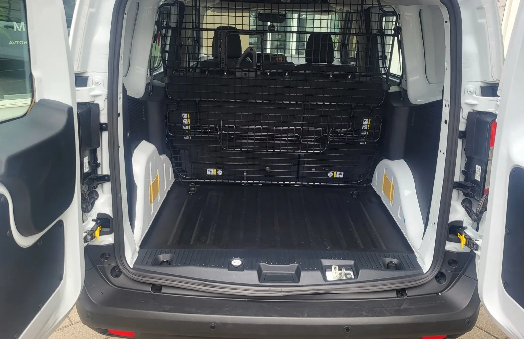 Zunanja slika - Ford Tourneo - Courier Transit 1.5tdci 5sedežni tovorni-možen odbitek DD - 17