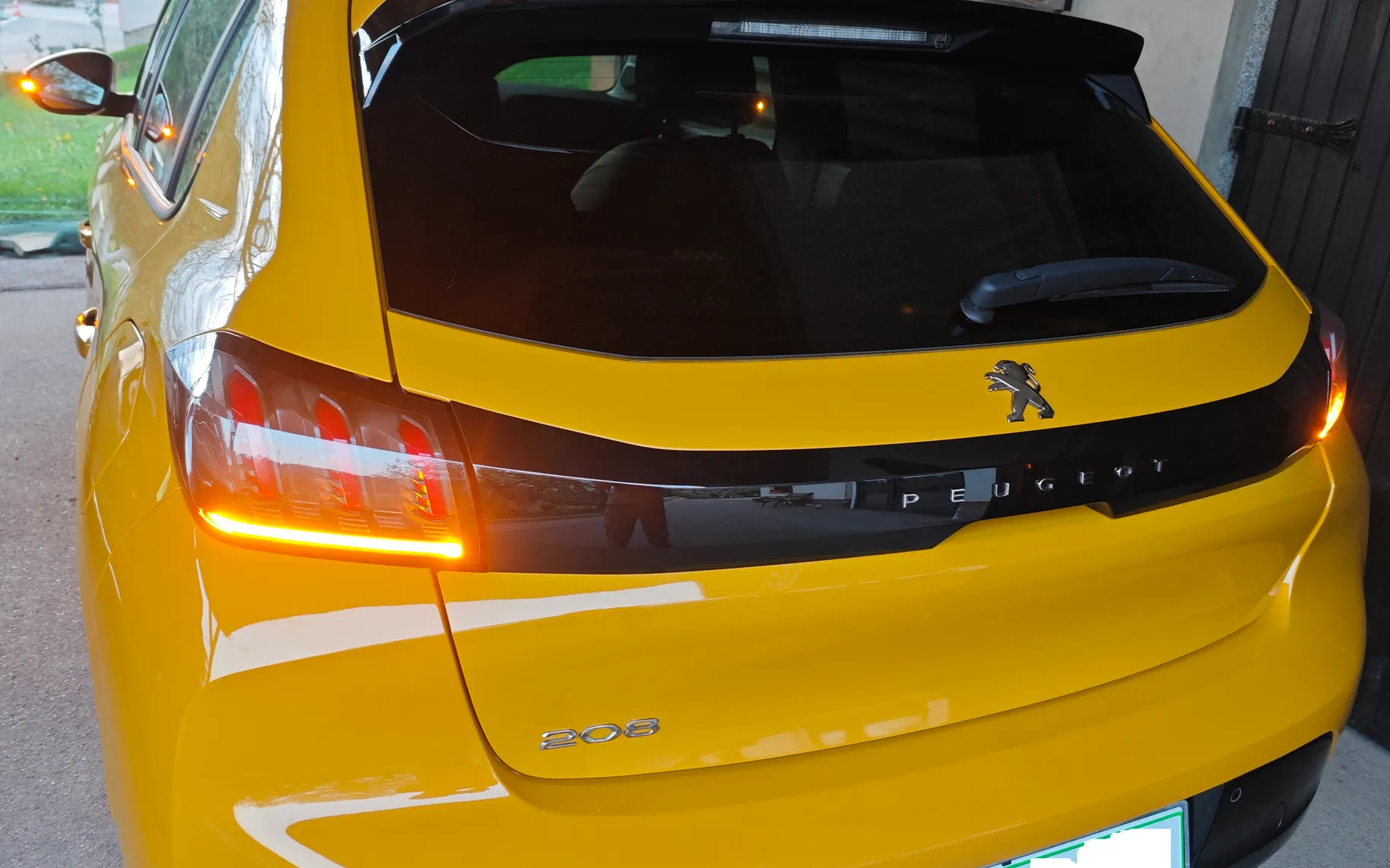 Zunanja slika - Peugeot 208 - 1,2 PureTech 100 S&S Allure - 5