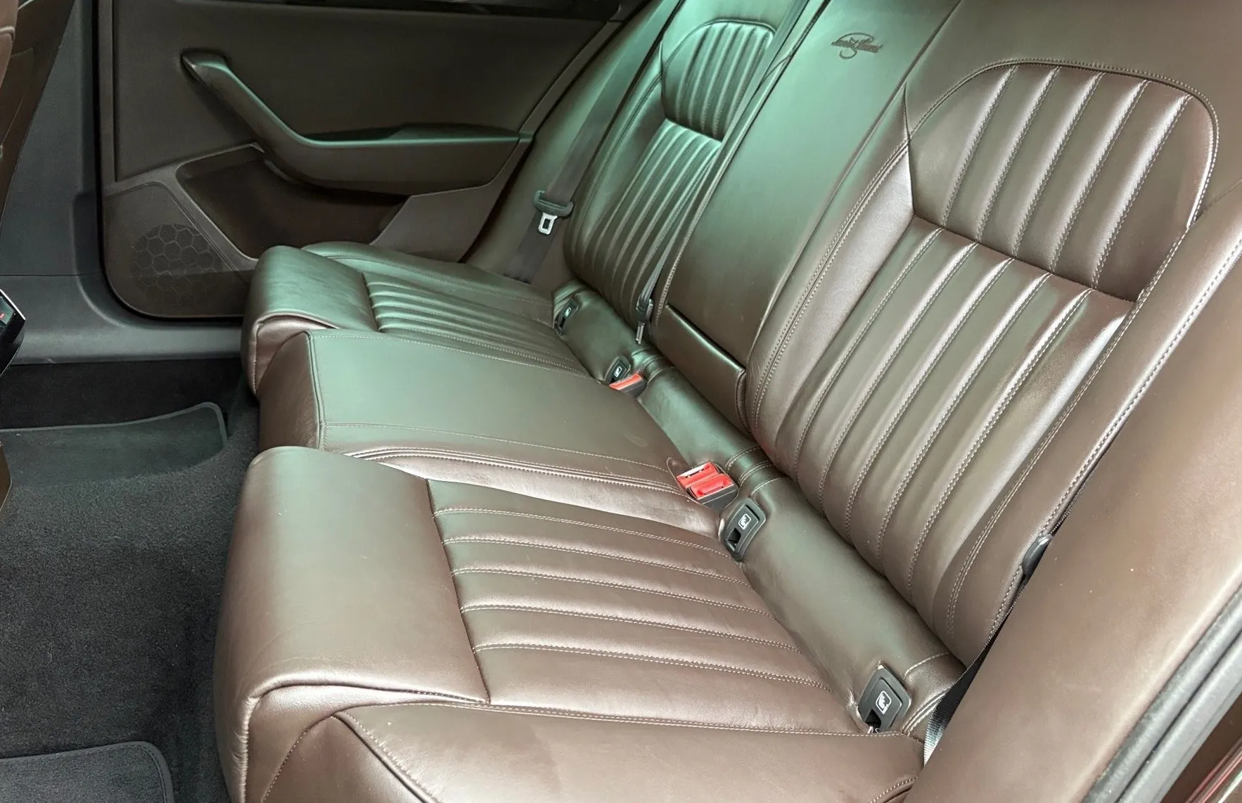 Zunanja slika - Škoda Superb - 2.0 TDI L K Combi DSG 4X4 ... - 10