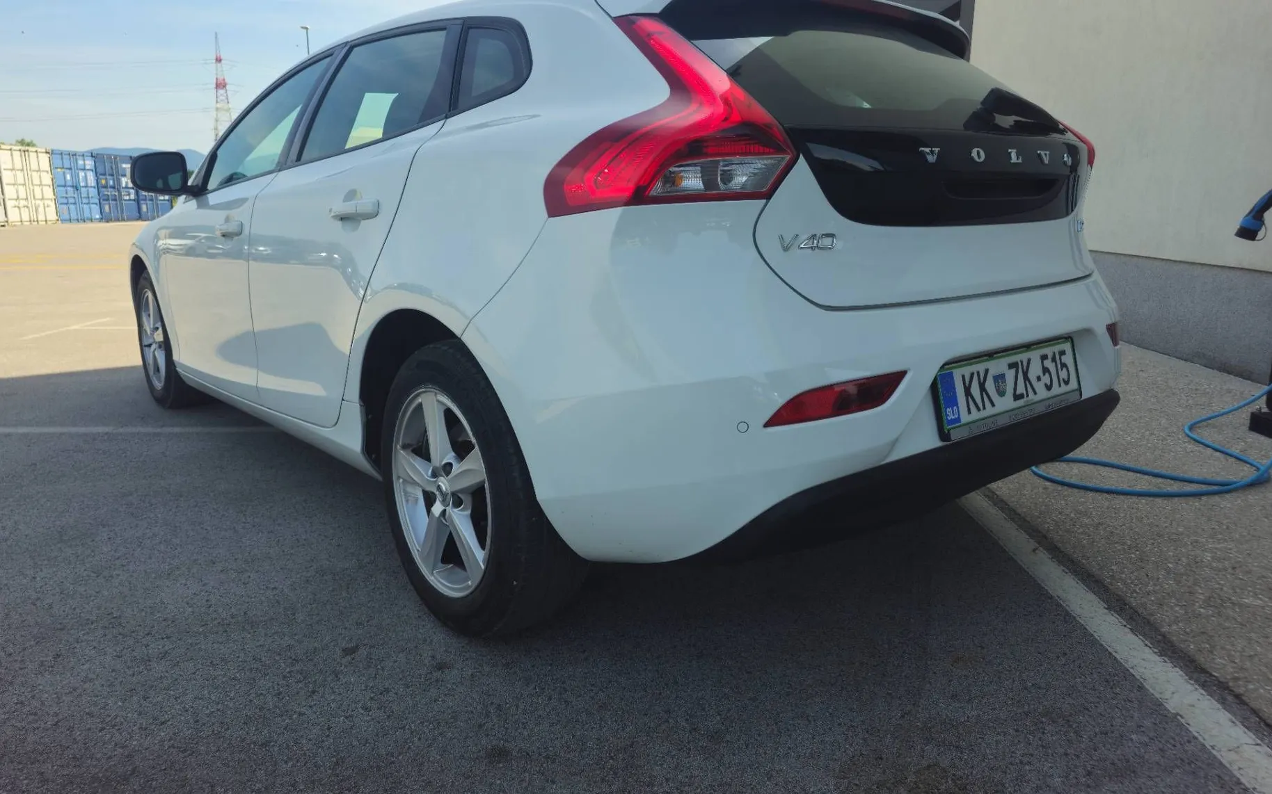 Zunanja slika - Volvo V40 - D2 Kinetic - 4