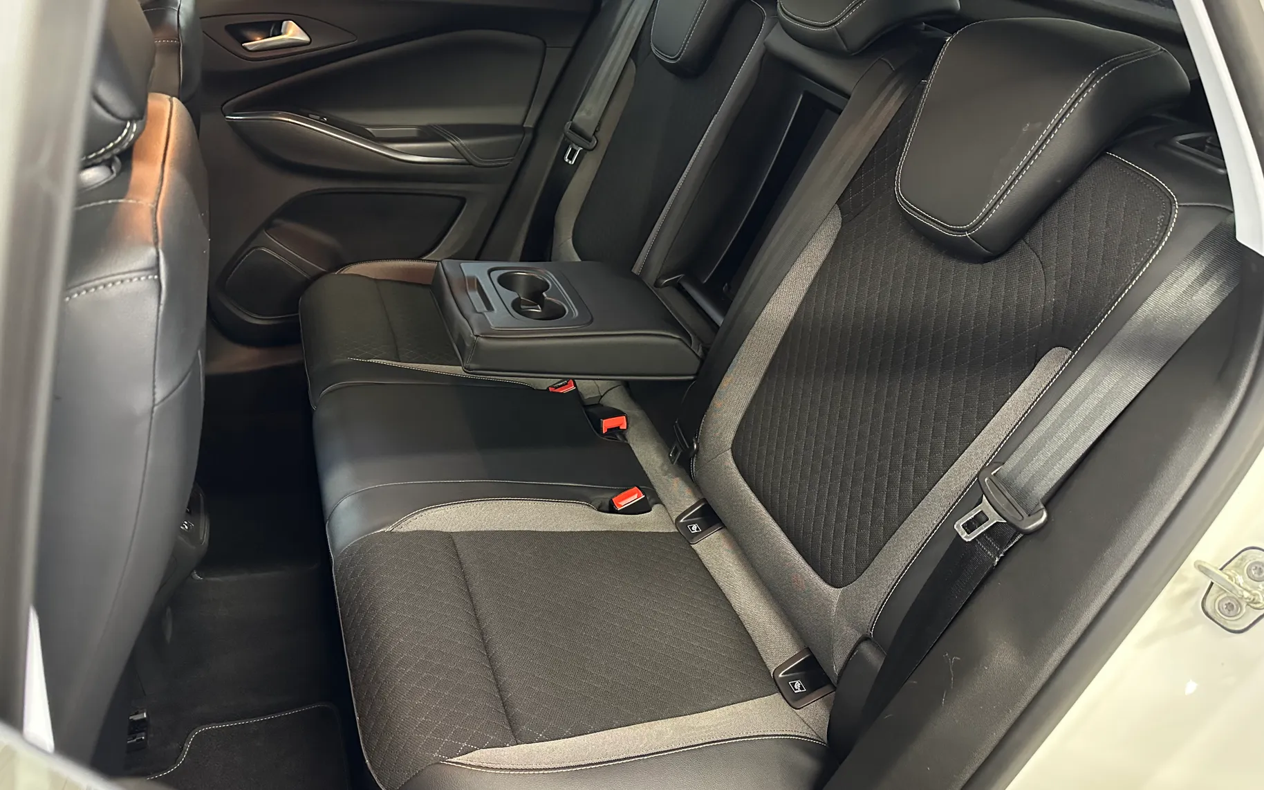 Zunanja slika - Opel Grandland X - 1.2 TURBO INNOVATION + 5 LET JAMSTVA - 22