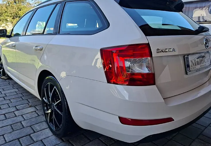 Zunanja slika - Škoda Octavia - Combi 1.6 TDI GreenLine - 3