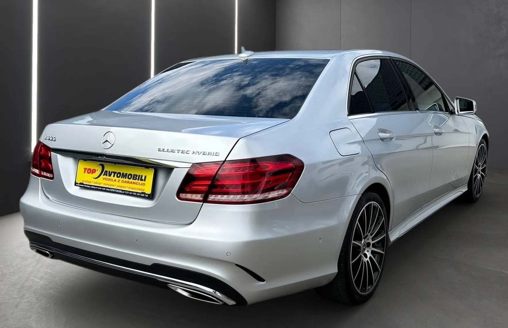 Zunanja slika - Mercedes-Benz E-Razred - 300 BLUETEC HYBRID LED NAVI PDC KAMERA TEM TOP - 8
