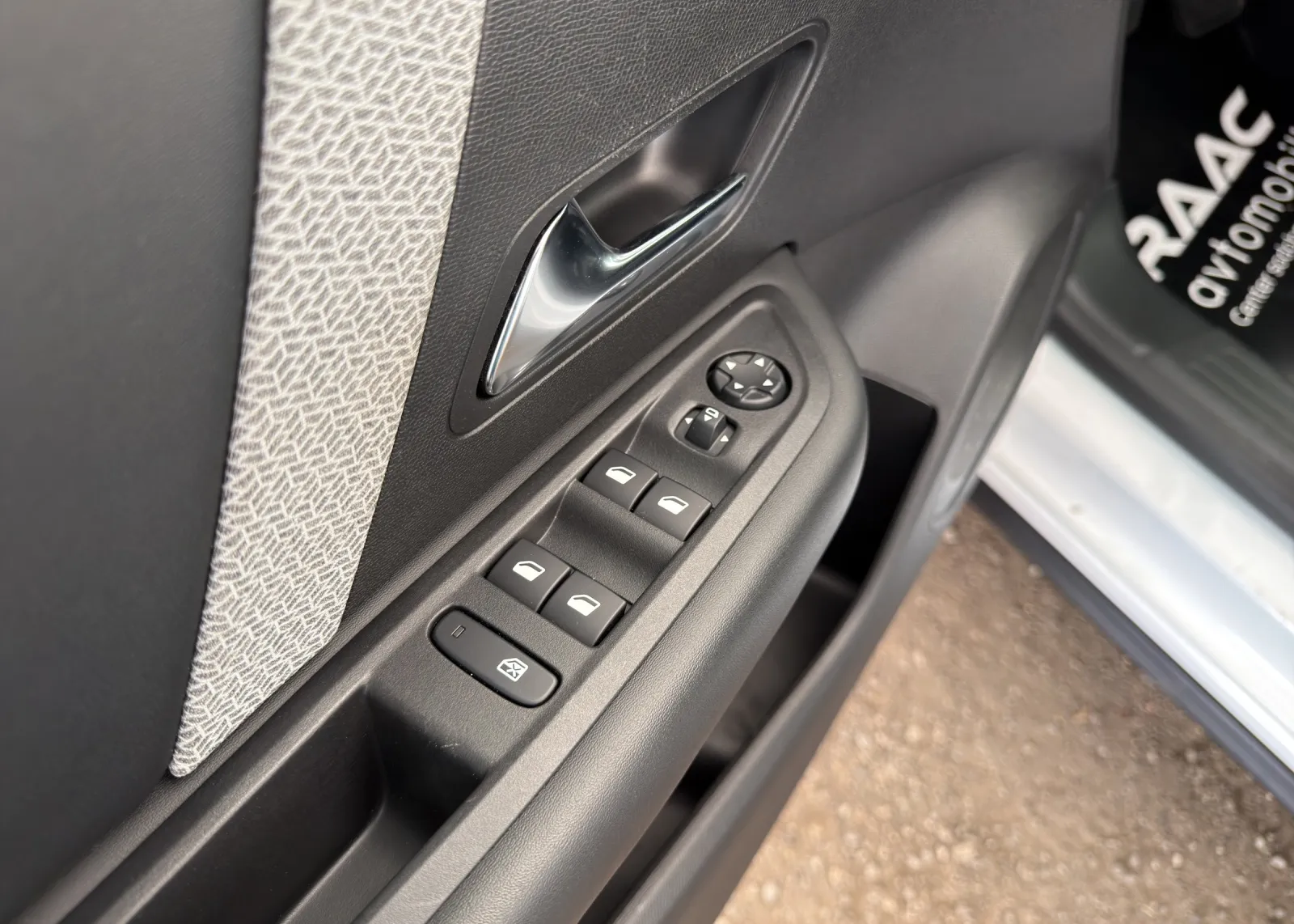 Zunanja slika - Citroën C4 - 1,2 PureTech 130 Feel Avt. - 16