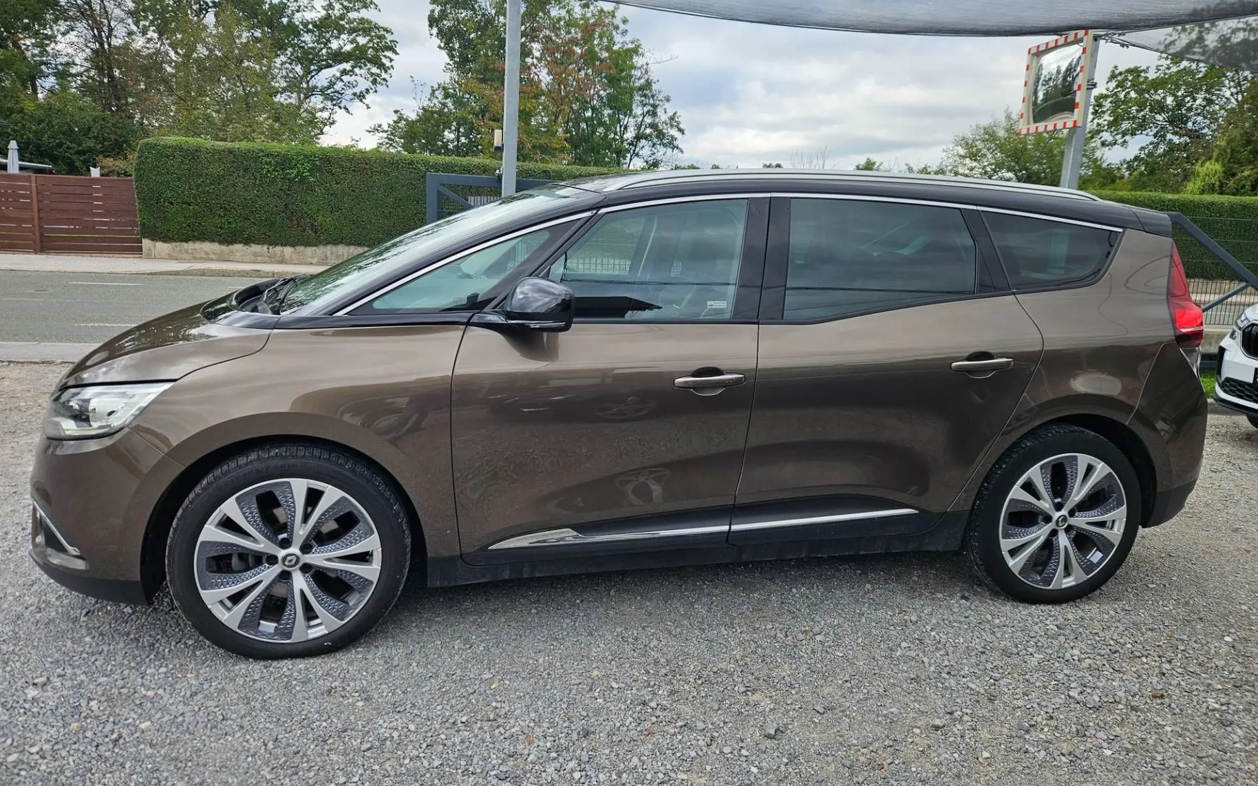 Zunanja slika - Renault Grand Scenic - Blue dCi 120 Intens EDC  AVT 1.LASTNIK SLO NAVI 7S - 6
