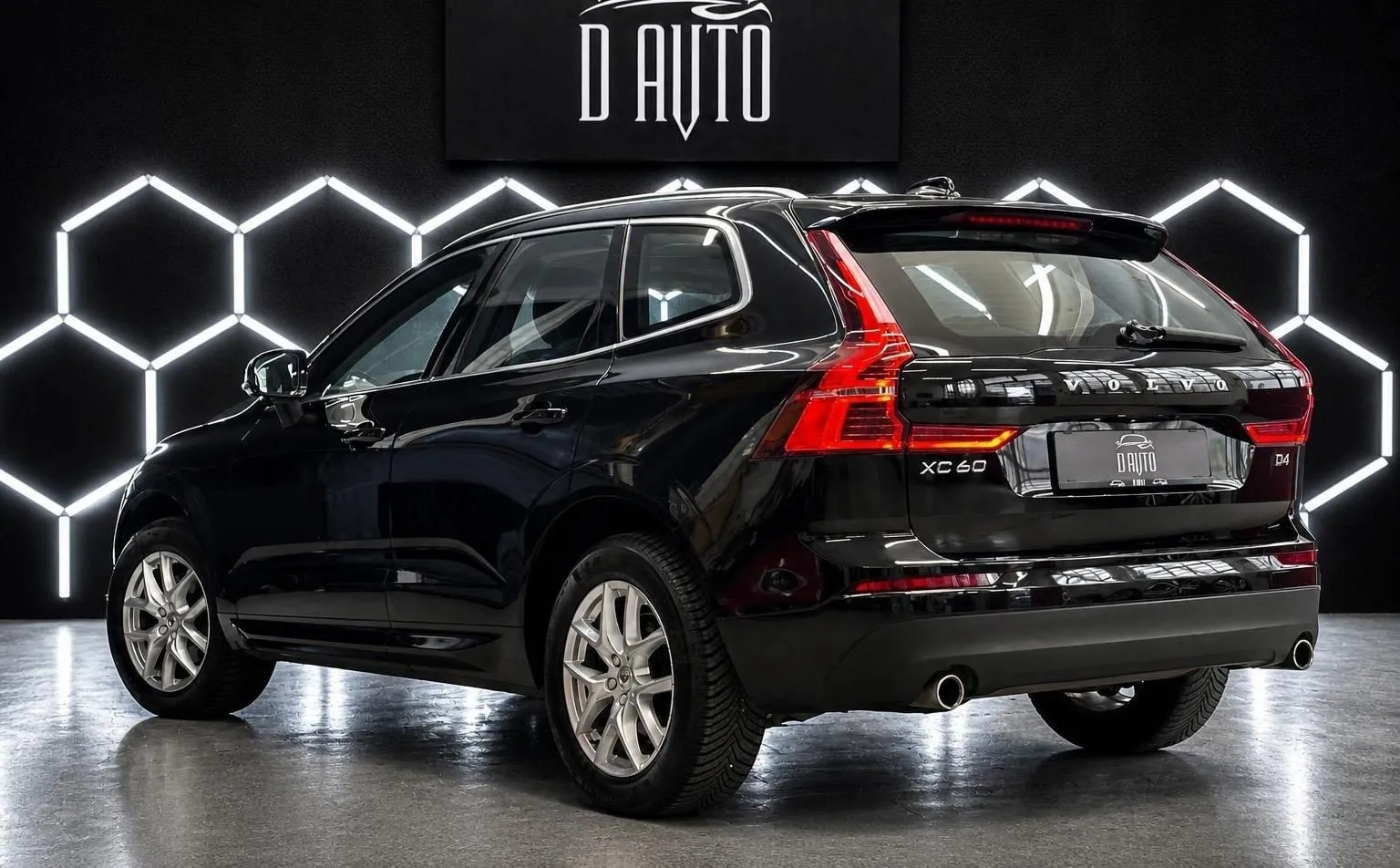 Zunanja slika - Volvo XC60 - D4 BUSINESS EXECUTIVE KAMERA ACC CARPLAY KEYLESS - 6