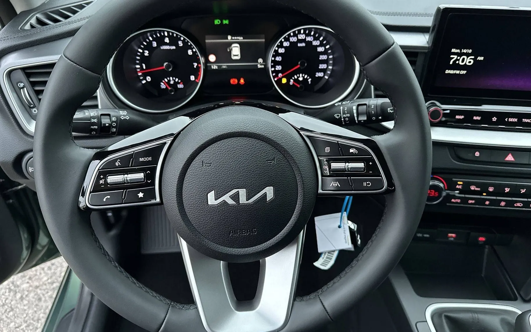 Notranja slika - KIA Ceed - 1.0 T-GDi LX Champion+ ISG. M T - 13