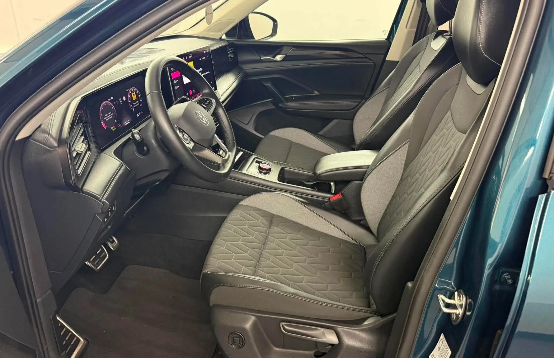 Zunanja slika - Volkswagen Tiguan - GOAL 1.5 eTSI 96kW DSG.NEMŠKI.KAMERA.LED.ACC. - 4
