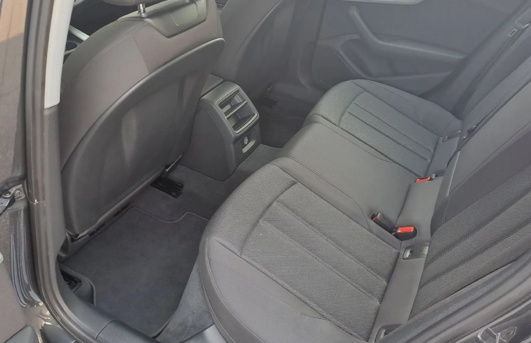 Zunanja slika - Audi A4 - Avant 30 TDI Advanced S tronic - 10