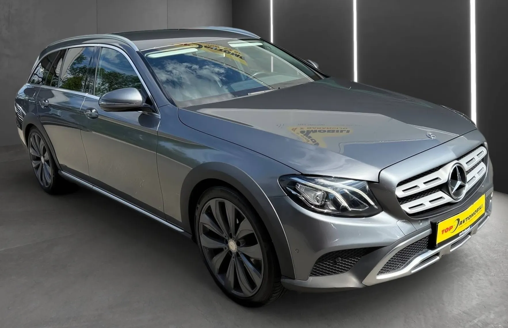 Zunanja slika - Mercedes-Benz E-Razred - E 220d 4MATIC ALLTERRAIN LED NAVI TEMP KAM AMBIENT - 10