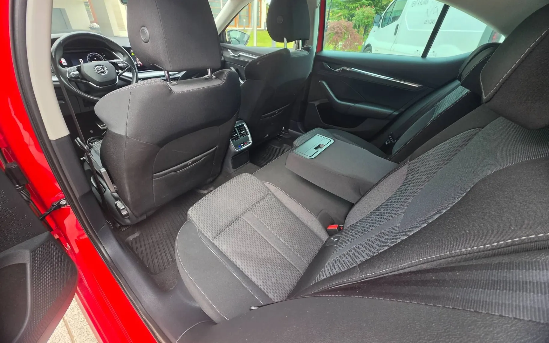 Notranja slika - Škoda Octavia - 2.0 TDI DSG SPORT-LINE |VIRTUAL|MATRIX|TEMPOMAT| - 10