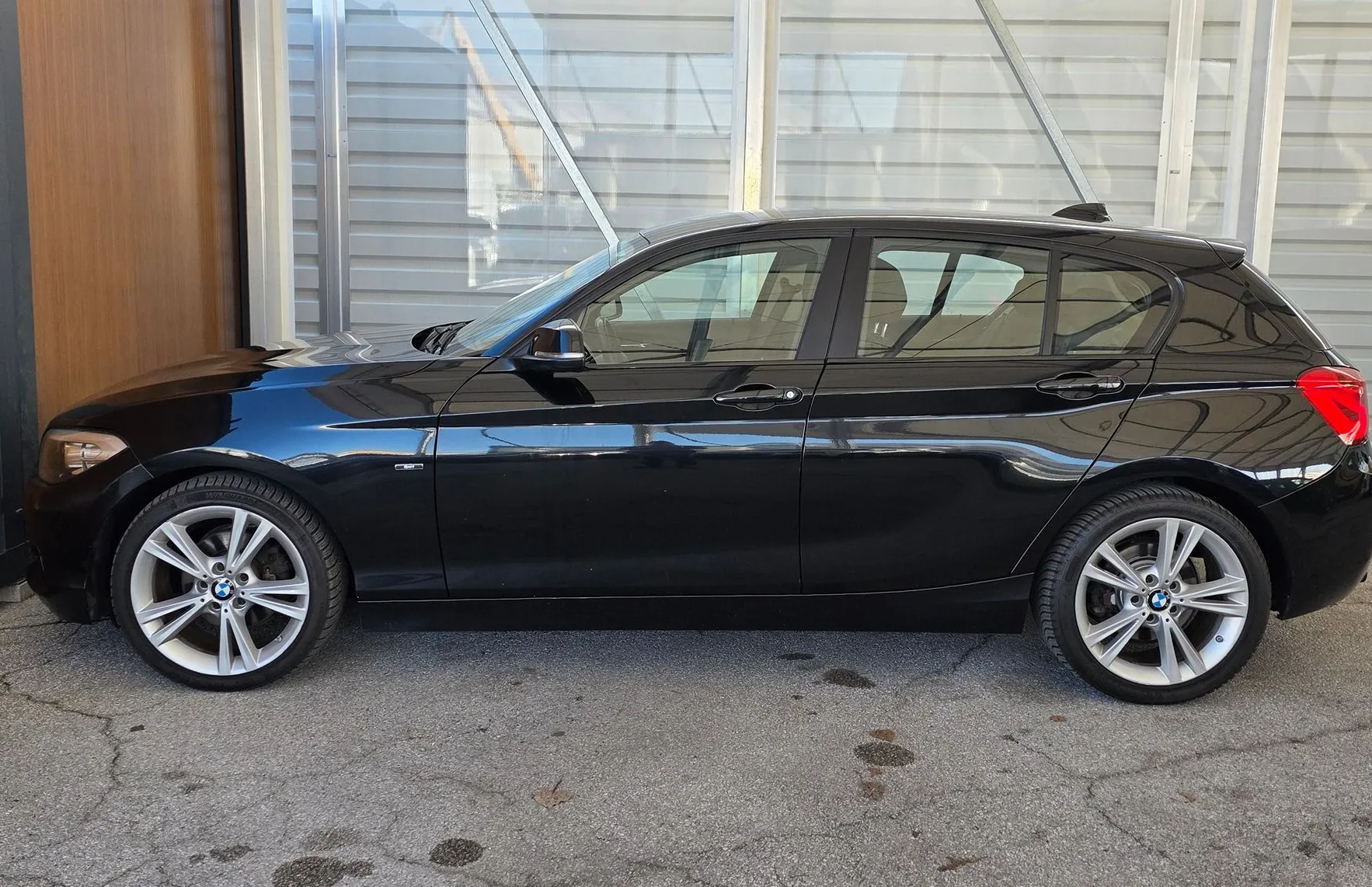Zunanja slika - BMW Serija 1 - : 118d Sport - LED - TEMP. - GR. SED. - NAVIGACIJA - 6