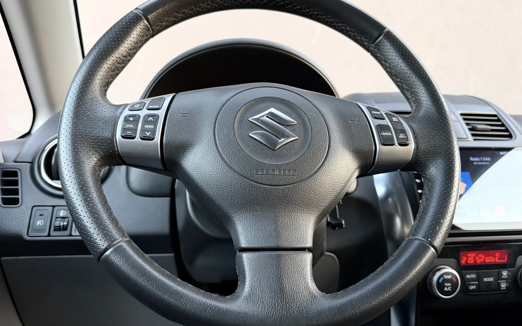 Zunanja slika - Suzuki SX4 - 4x4 2.0 DELUXE 1.LASTNIK MULTIMED. GRETJE SED ACC. - 8