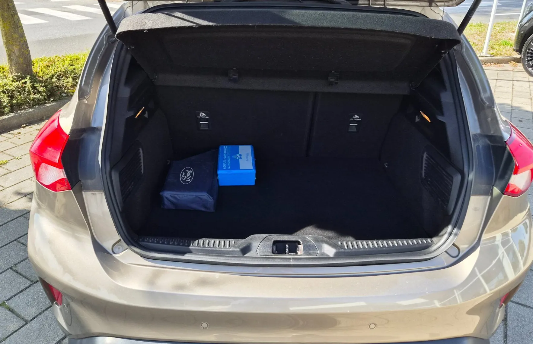 Zunanja slika - Ford Focus - 1.0  ST-Line navi-kamera-pdc-acc-alu - 19